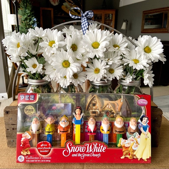 PEZ•NIB•Sealed•Snow White and the 7 Dwarfs•Collector’s Series•Storybook Incl.📖 - Picture 4 of 12